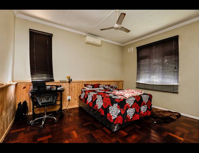 2.5 BEDROOM APARTMENT FOR SALE IN GLENWOOD